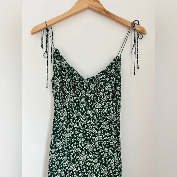 Reformation 2 Esther Green Floral Mini Dress Reformation 2 Esther Green Floral Mini Dress